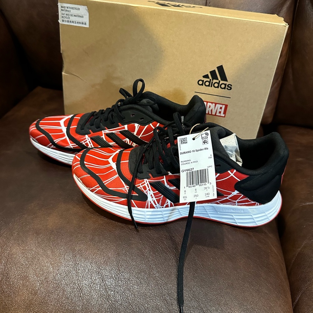 New Adidas X  Marvel - spiderman